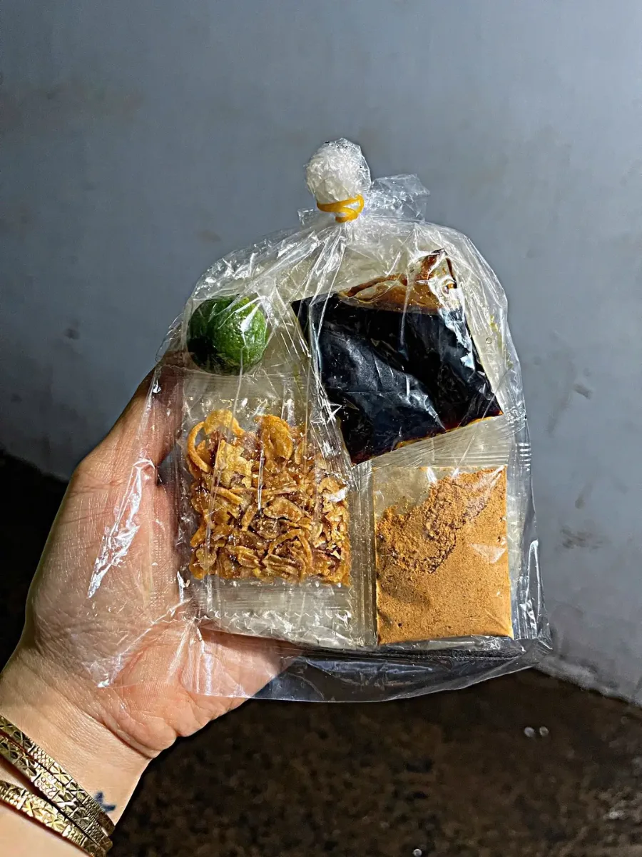 Bánh tráng sốt bò