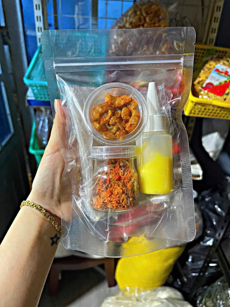 Bánh tráng cuốn bơ hành tóp