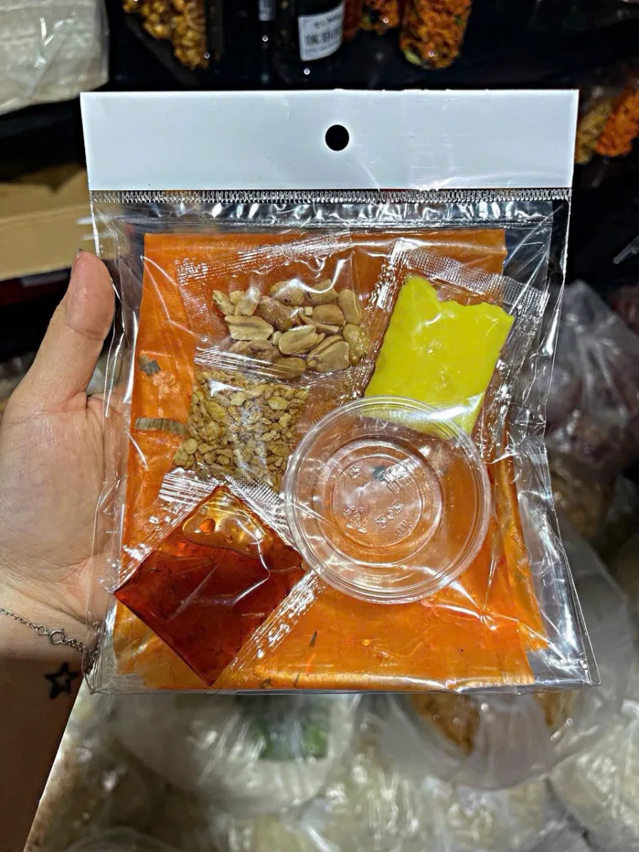 Bánh tráng chấm me hành