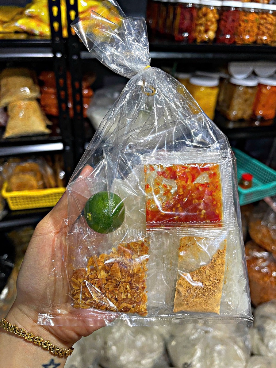 Bánh tráng vò ớt rim